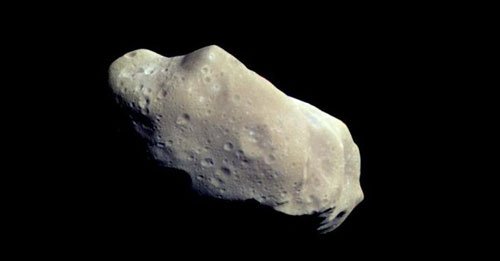 asteroid_ida.jpg Der Asteroid (243) Ida - unregelmäßige Form und mondähnliche Oberfläche; NASA