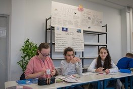 Die UNESCO-Projektschule Heinrich-Böll-Schule Bruchköbel Die UNESCO-Projektschule Heinrich-Böll-Schule Bruchköbel