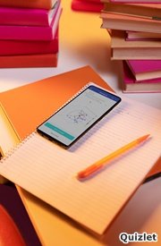 Smartphone auf einem Schreibtisch