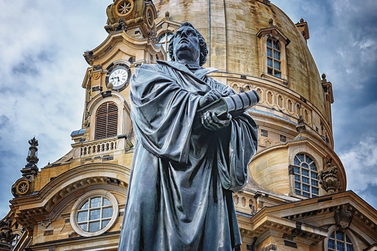 Statue von Martin Luther vor der Frauenkirche in Dresden