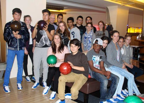 Schülerinnen und Schüler der Helene-Lange-Schule Wiesbaden Schülerinnen und Schüler der Helene-Lange-Schule Wiesbaden