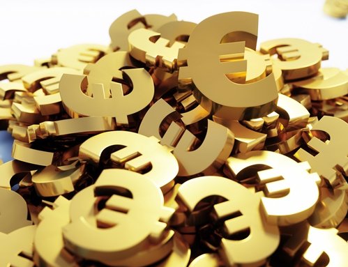 viele Eurozeichen in Gold