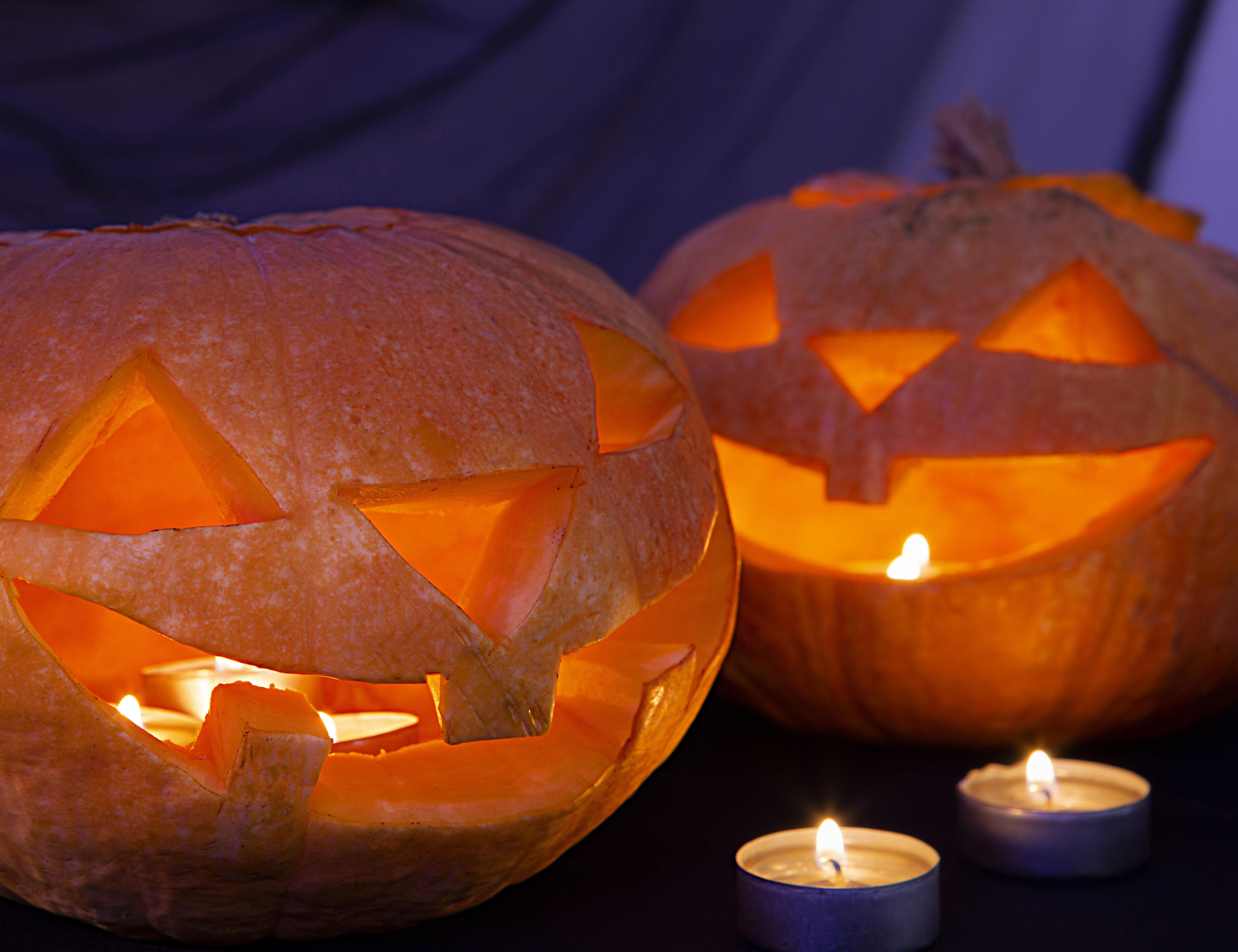 Geschnitzte Kürbisse