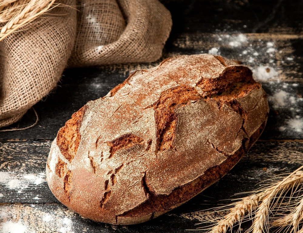 Sauerteigbrot und Korn