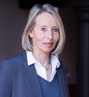 Portrait von Prof. Dr. Birgit Mandel