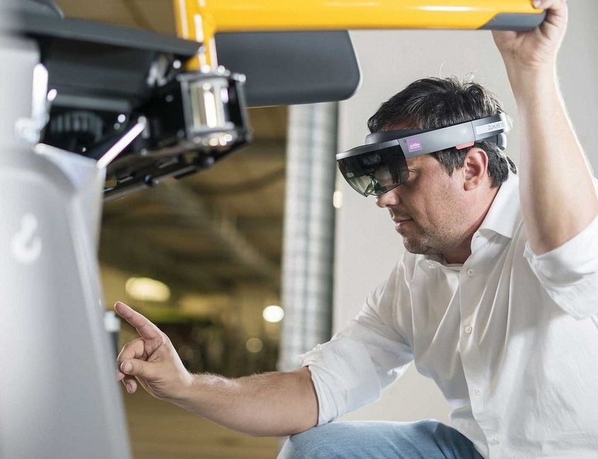 Bild von einem Mann der arbeitet