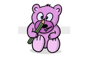 lilafarbener Teddybär der einen Bleistift in der Hand hält