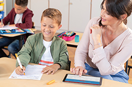 STABILO EduPen Kind und Lehrkraft