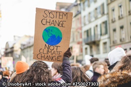 Plakat "SYSTEM CHANGE NOT CLIMATE CHANGE"