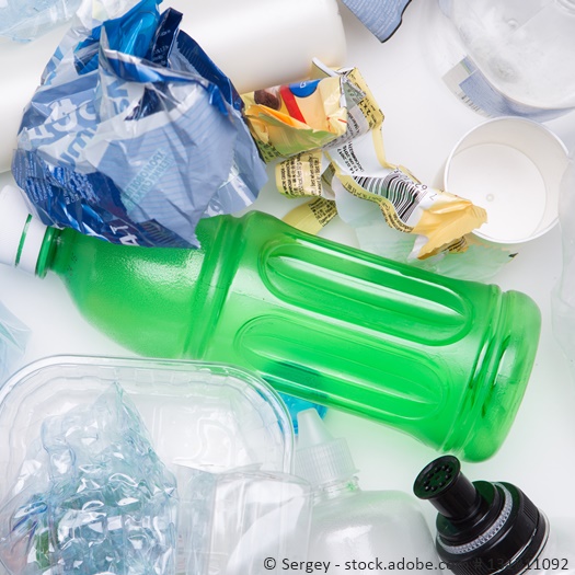 Plastikmüll und Plastikflaschen