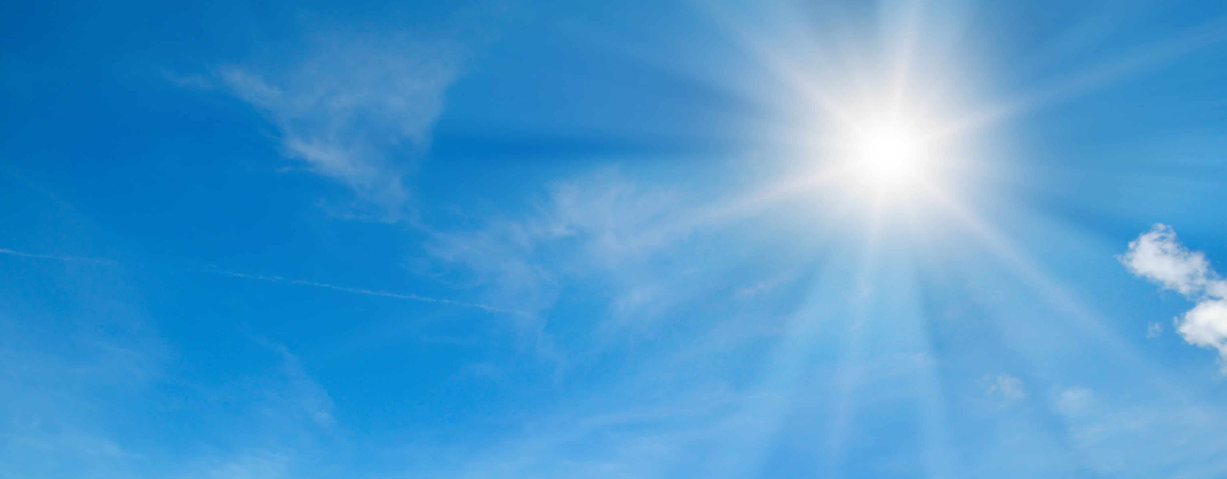 Himmel bei Sonnenschein.