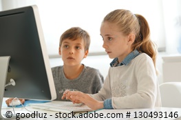 Energie macht Schule: Material zum Selbstlernen auch zu Hause Schüler lernen am PC oder Tablet