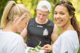 3 Menschen in der Natur