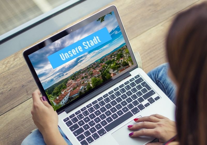 Computer mit Präsentation