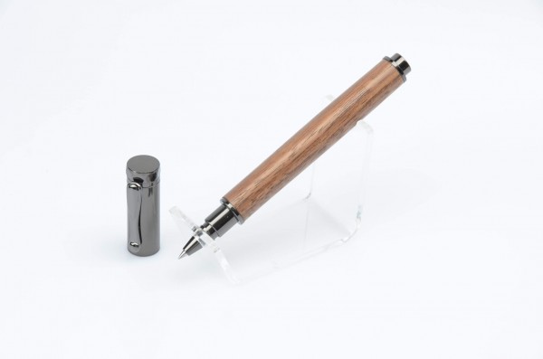 Handgefertigter Tintenroller mit Metallkappe